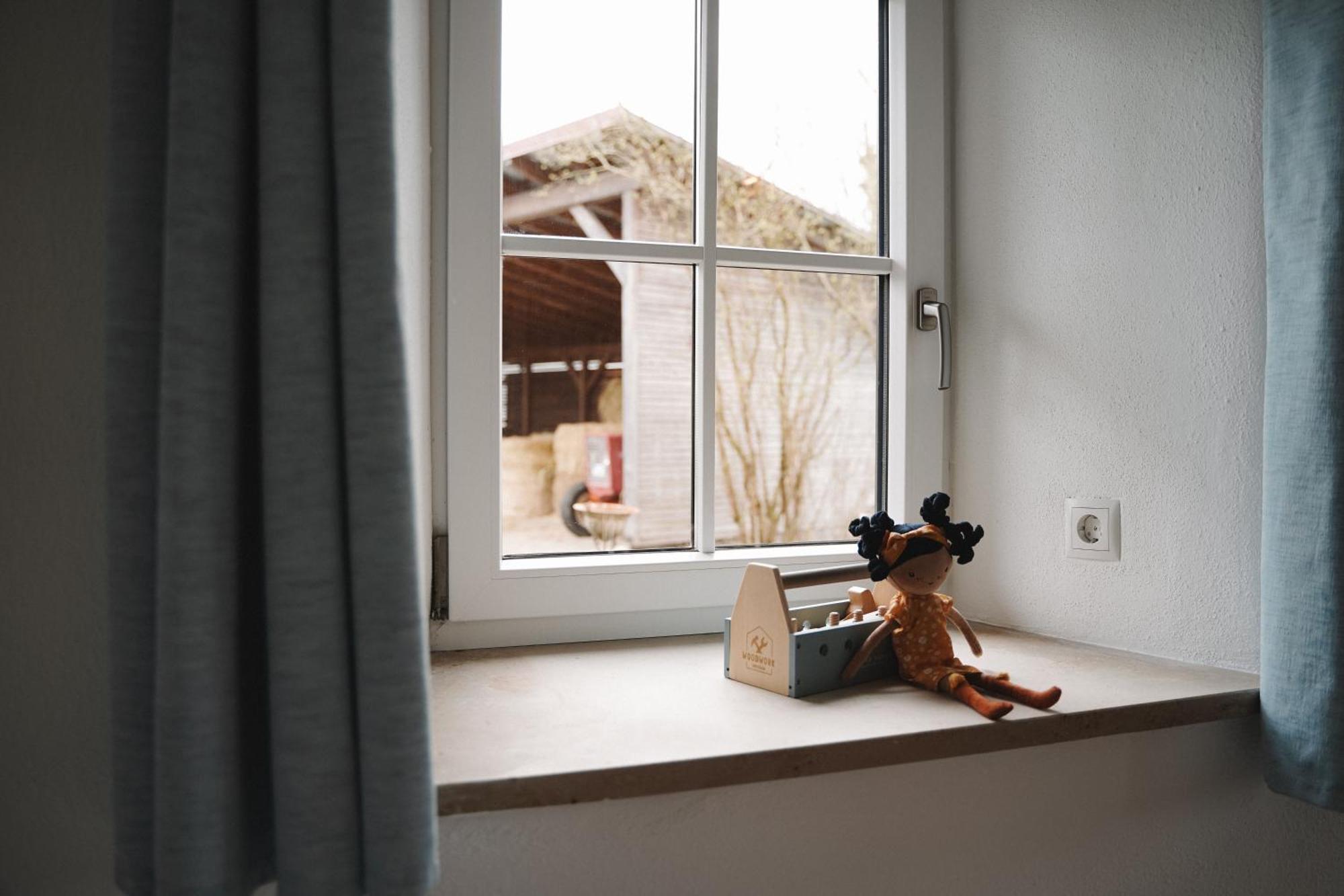 Black Horse Family Apartment - Barrierearm - Pfotenglueck - Familienzeit By Loewenherz Homes Stephanskirchen Exterior photo